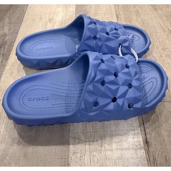 NWT Crocs Classic Geometric Slide Sandals V2 Sz M5/W7 Blue Rubber Casual Slip On - Picture 4 of 8